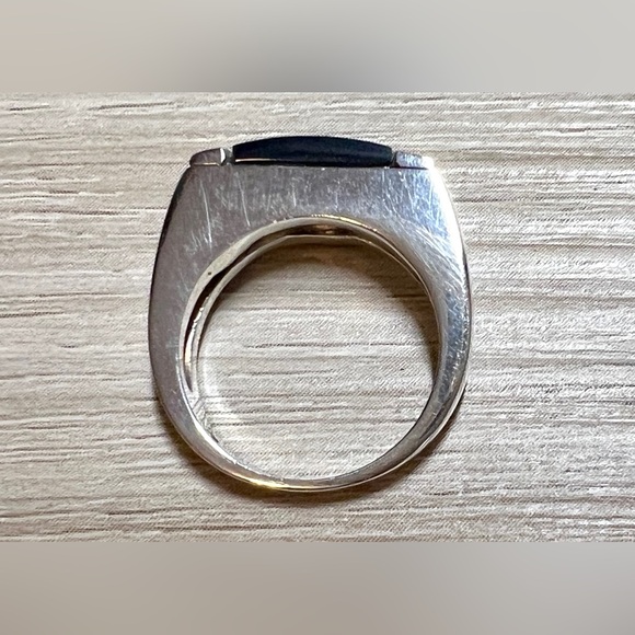 Vintage Designer Signed Movado Sterling Silver Onyx Radius Ring, Size 5.5 - Picture 6 of 10